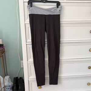 Vintage Y2K Victoria’s Secret Gray and Black V full length Leggings